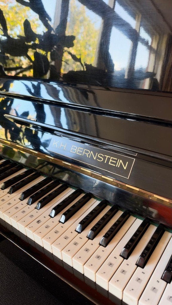 K.H. Bernstein piano zwart hoogglans met studeerpedaal, Muziek en Instrumenten, Ophalen, Gebruikt, Zwart, Piano