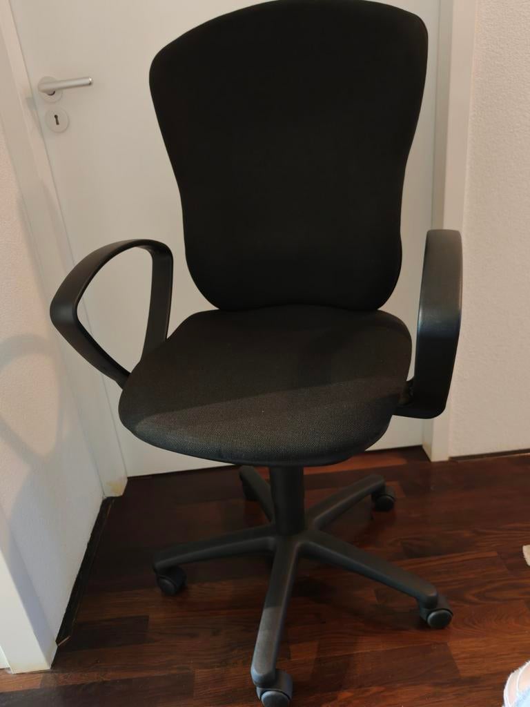 Zwarte bureaustoel met armleuningen, Ophalen, Gebruikt, Zwart, Bureaustoel
