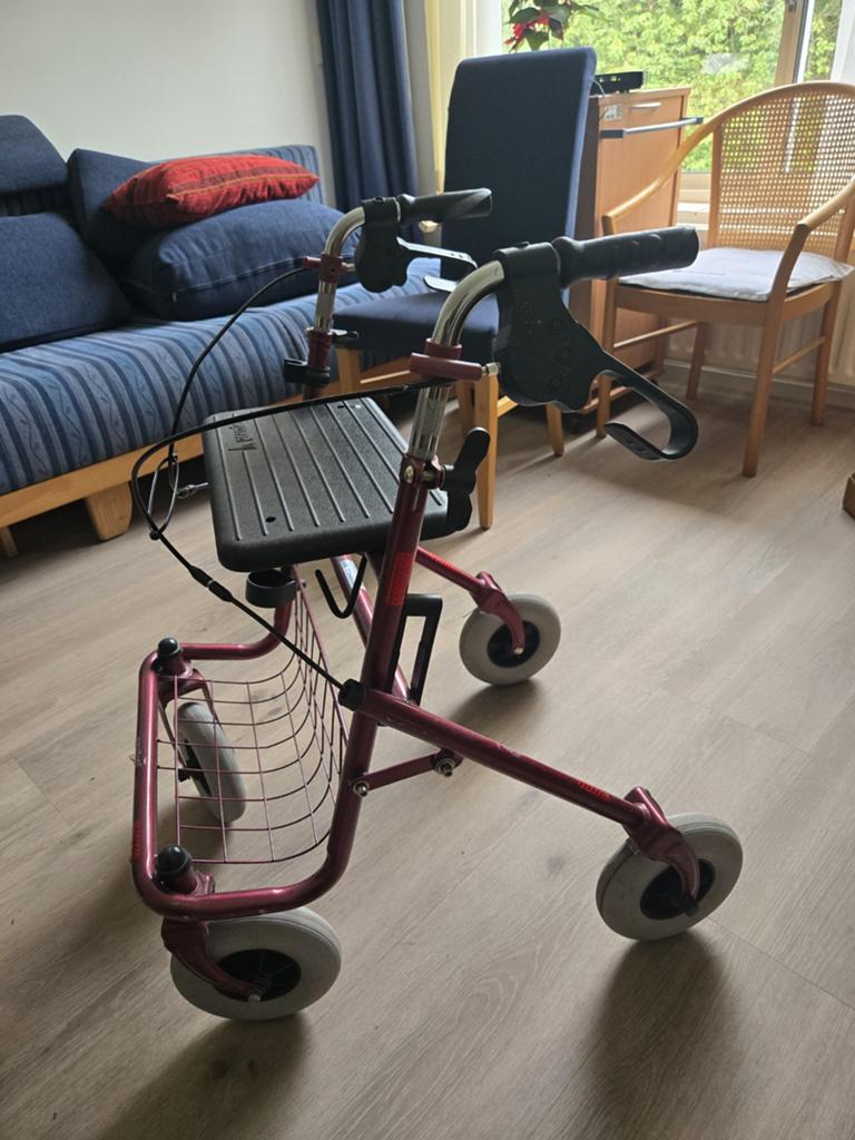 douchestoel ( ongebruikt) & rollator, Ophalen of Verzenden