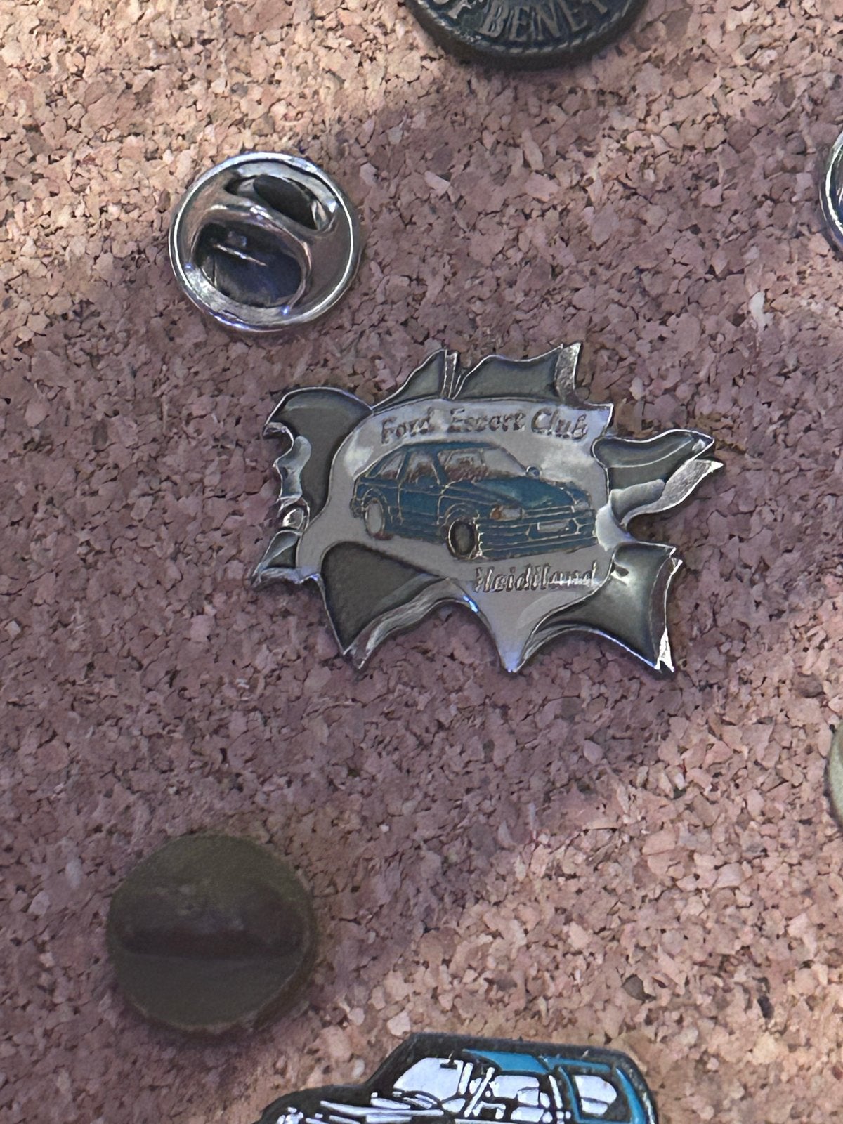 Ford Escort Club Heidiland pin, Ophalen of Verzenden, Gebruikt, Merk, Speldje of Pin