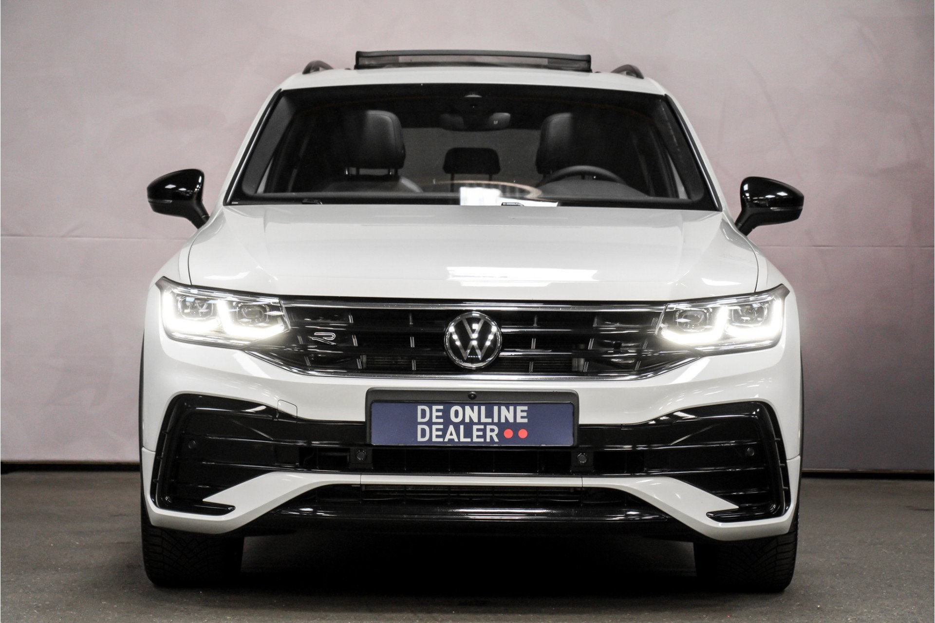 Volkswagen Tiguan 1.4 TSI eHybrid R-Line Black Style |Pano|3, Auto's, Euro 6, Wit, Hybride Elektrisch/Benzine, SUV of Terreinwagen