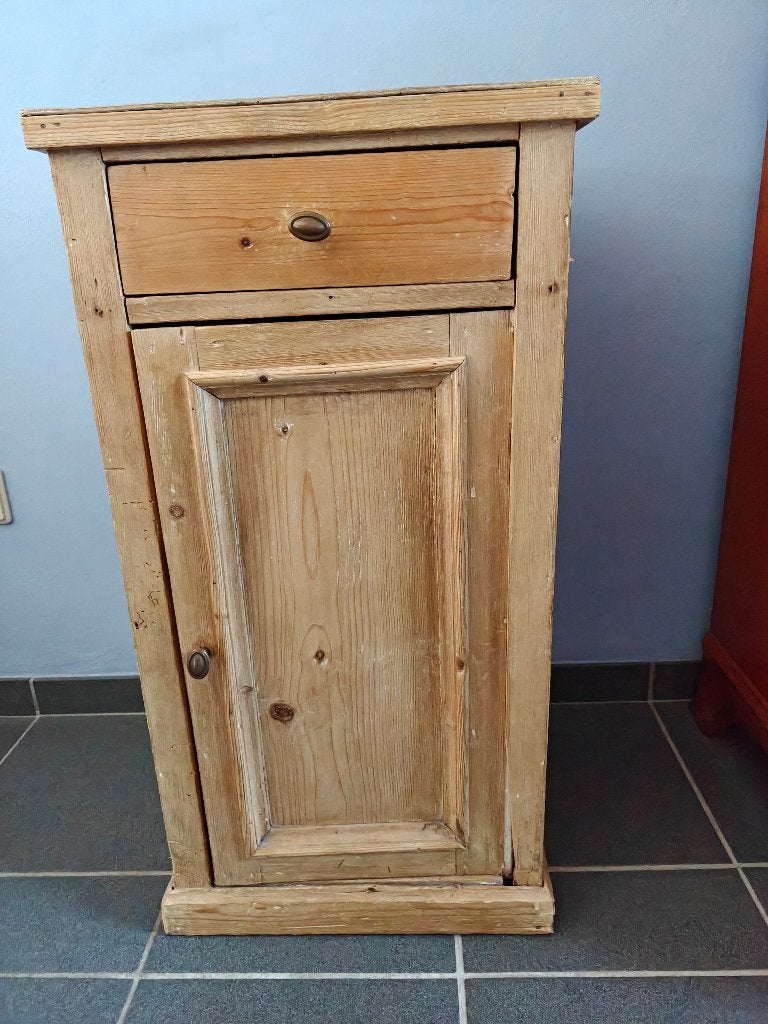 Oud grenen (nacht)kastje, Ophalen, Gebruikt