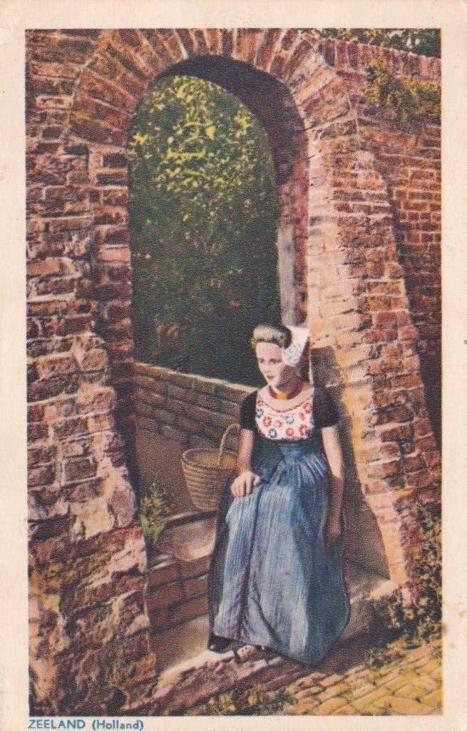 zeeland zeeuws meisje   ca  1950, Ophalen of Verzenden, Voor 1920, Noord-Brabant