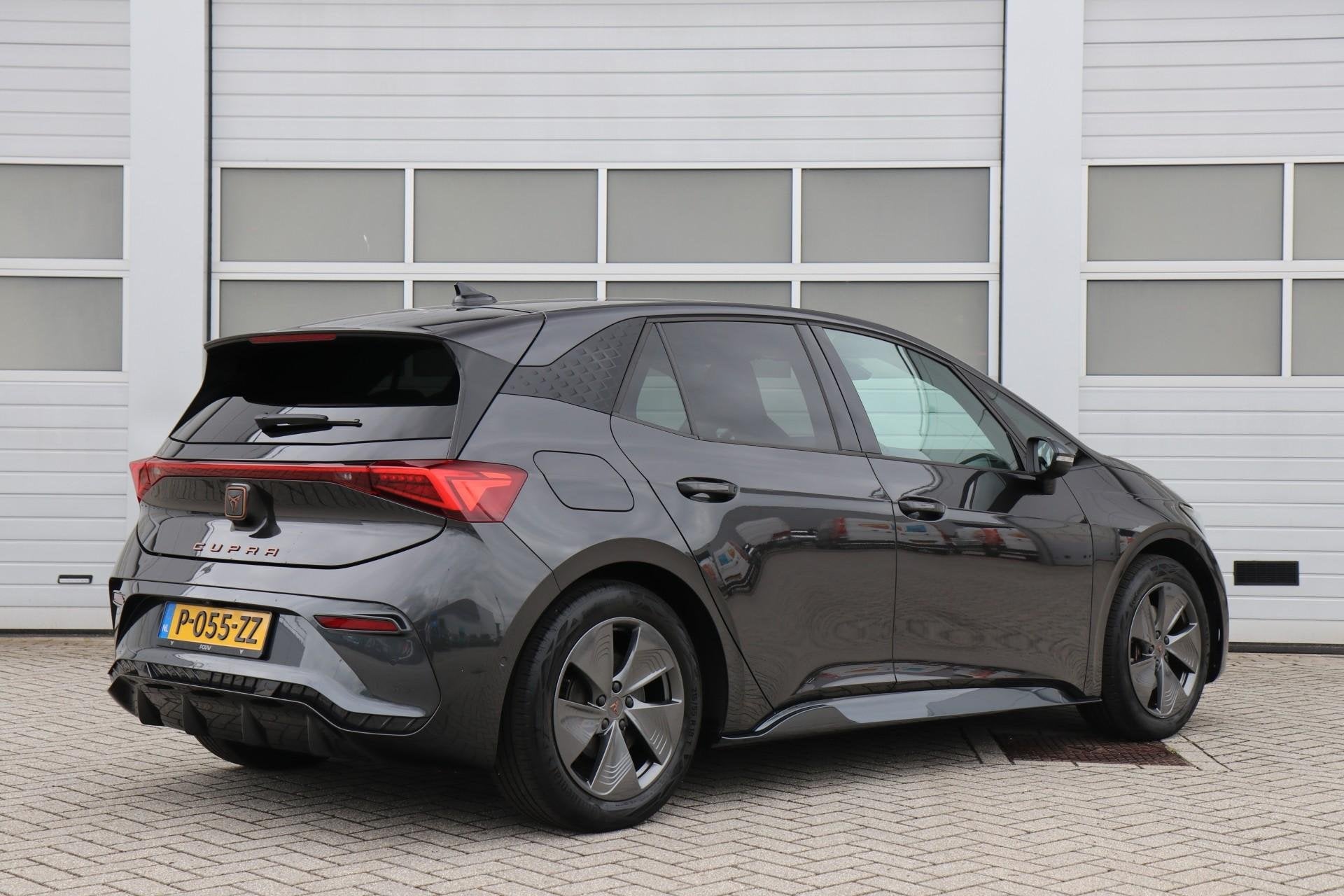 CUPRA Born 204pk Business Plus 62 kWh | SoH 94,7% | Navigati, Auto's, Cupra, Automaat, 12 maanden, Gebruikt, Zwart
