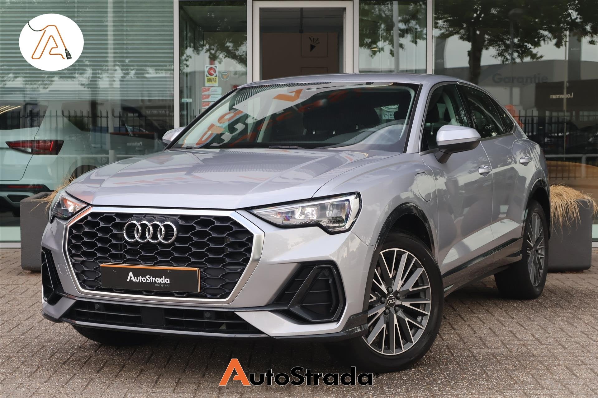 Audi Q3 Sportback 45 TFSI e Editon 245pk SoH 92% | Stoelverw, Auto's, Audi, Stof, Gebruikt, Hybride Elektrisch/Benzine, Regensensor