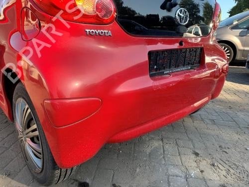 Gezocht: Toyota Aygo 2005-2012 Voor- en Achterbumper (3P0), Auto-onderdelen, Gebruikt, Voor, Ophalen of Verzenden, Toyota