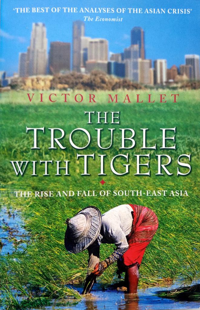 Victor Mallet - The Trouble with Tigers (ENGELSTALIG), Ophalen of Verzenden, Zo goed als nieuw, Overige onderwerpen