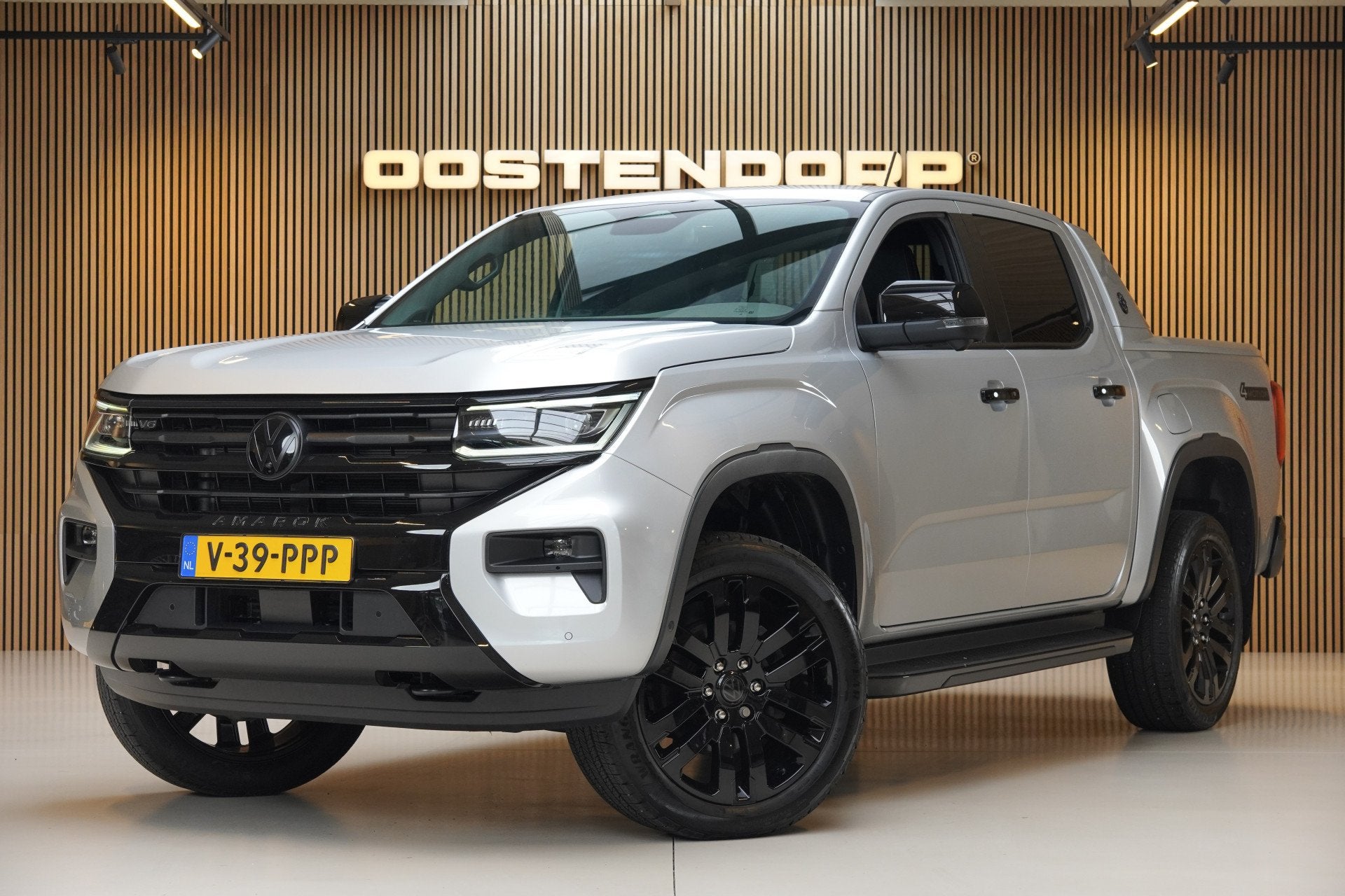 Volkswagen Amarok 3.0TDI/240pk 4Motion Plus Cab Aventura BLA, Auto's, Automaat, Gebruikt, Zwart, 2993 cc