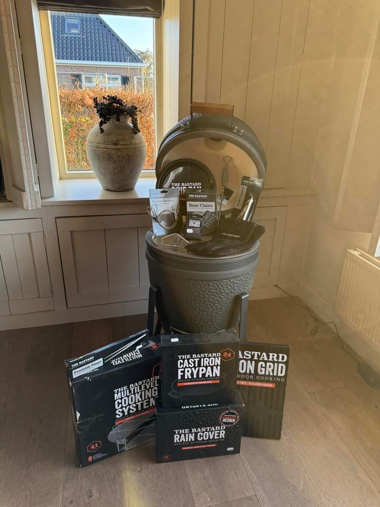 The bastard medium met veel accessoires, Ophalen, Nieuw