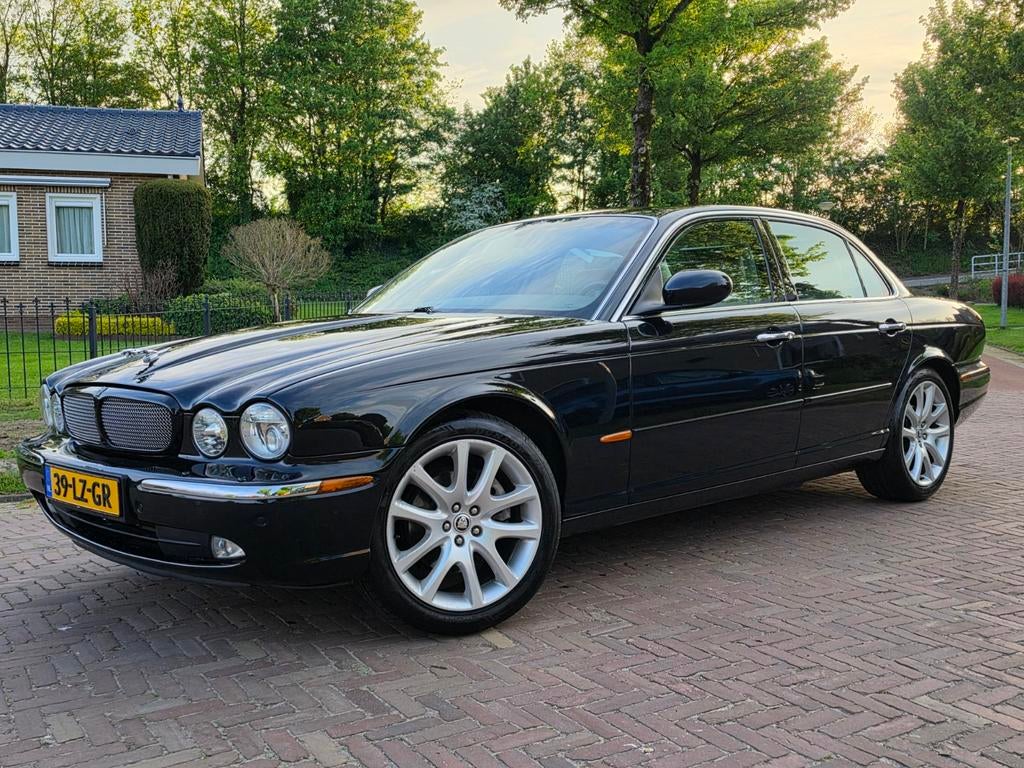 Jaguar XJ 4.2 V8 Executive AUT 2003 Zwart - NIEUWE APK, Auto's, Jaguar, Bedrijf, XJ, ABS, Airbags, Airconditioning, Alarm, Boordcomputer