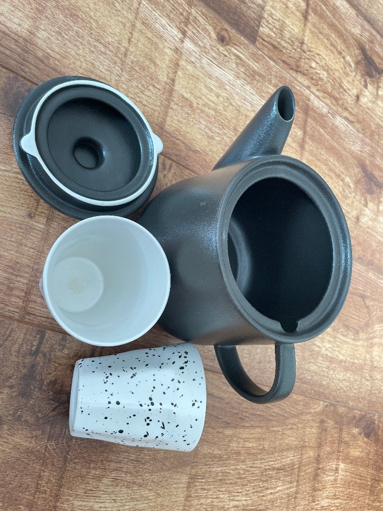 HEMA theepot set – zwart/wit, lage prijs, Hema, Keramiek, Ophalen of Verzenden, Zo goed als nieuw