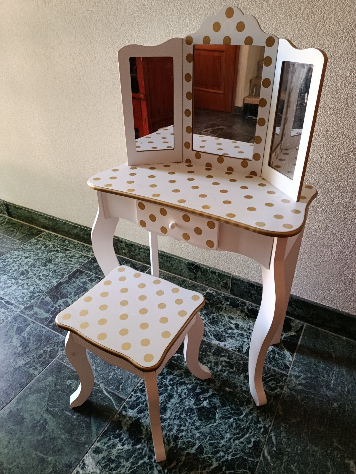 Kinder kaptafel goud/wit met stip, Huis en Inrichting, Tafels | Kaptafels, Ophalen of Verzenden, Gebruikt, 50 tot 100 cm, Minder dan 100 cm