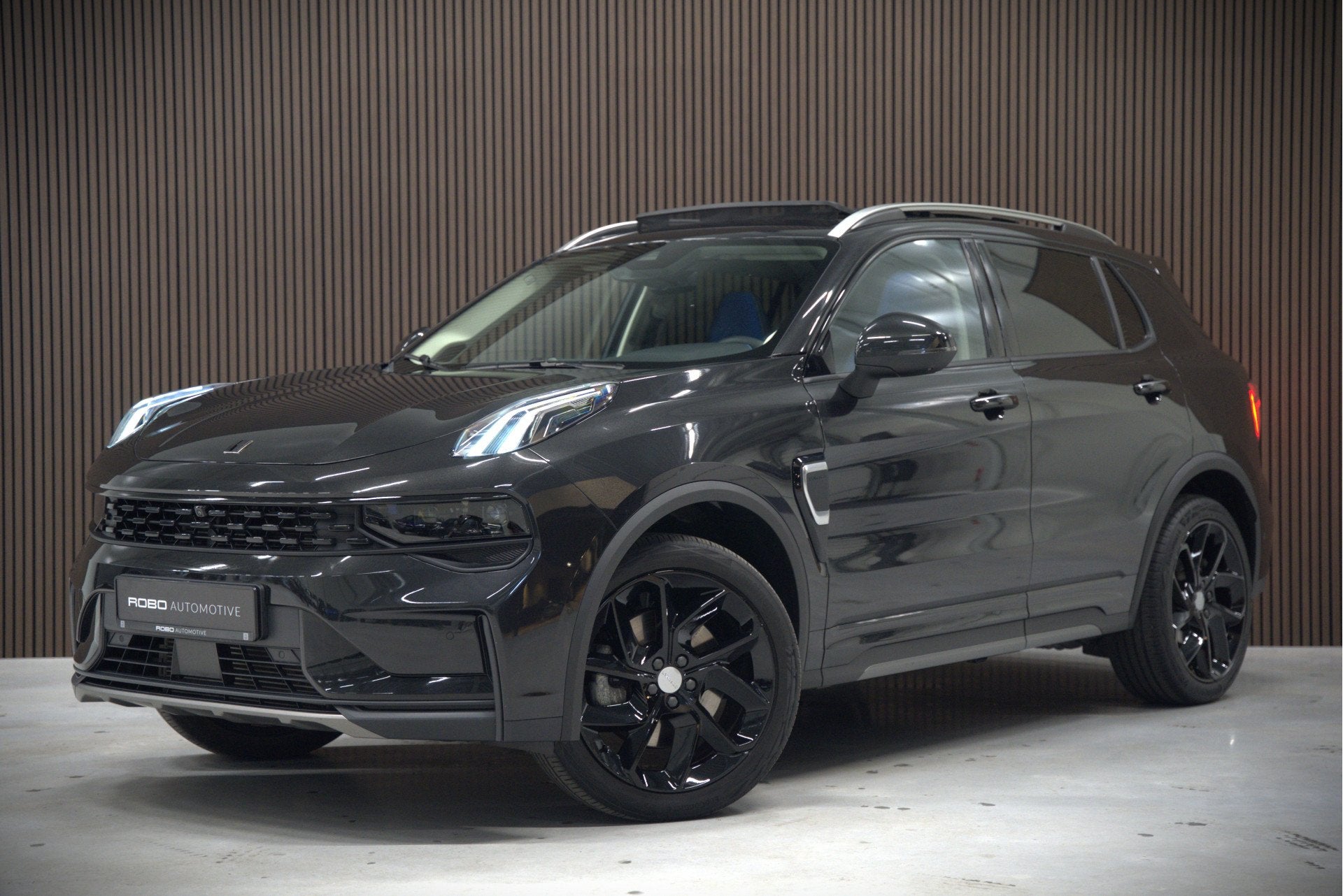 Lynk & Co 01 1.5 | Panoramadak | Stoelverwarming | Keyless |, Auto's, Stof, Zwart, Bedrijf, 3 cilinders