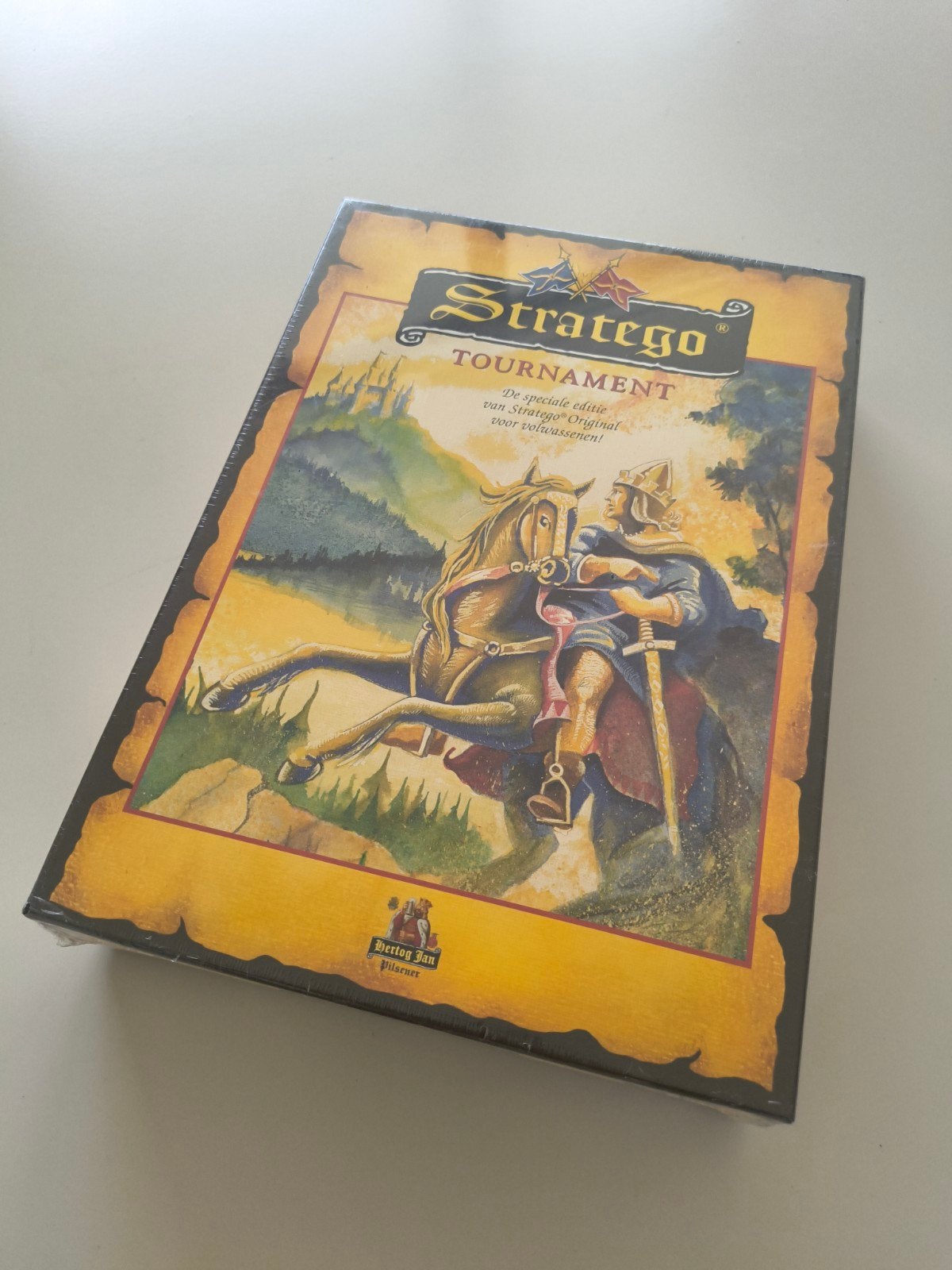 Stratego Hertog Jan Editie - Nieuw in Verpakking, Hobby en Vrije tijd, Gezelschapsspellen | Bordspellen, Een of twee spelers, Ophalen of Verzenden