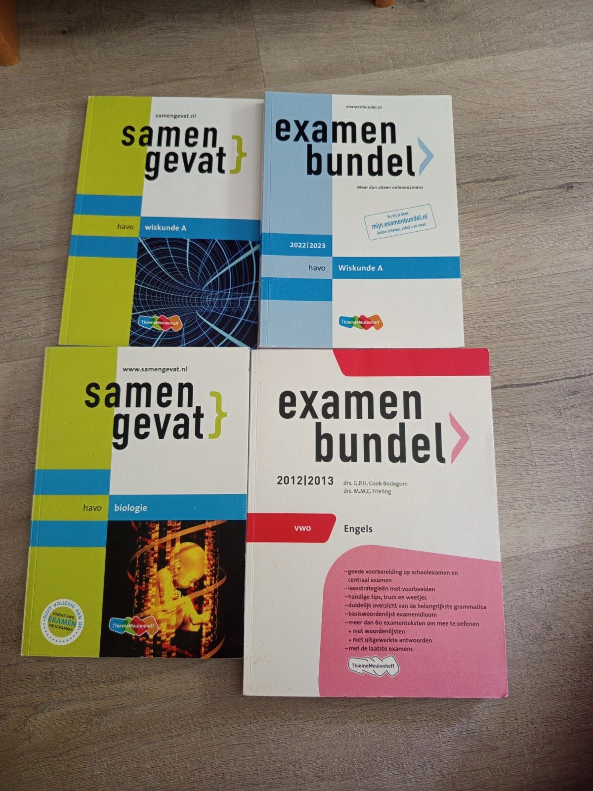 Samengevat en examenbundels havo en vwo, Ophalen of Verzenden, Zo goed als nieuw, HAVO