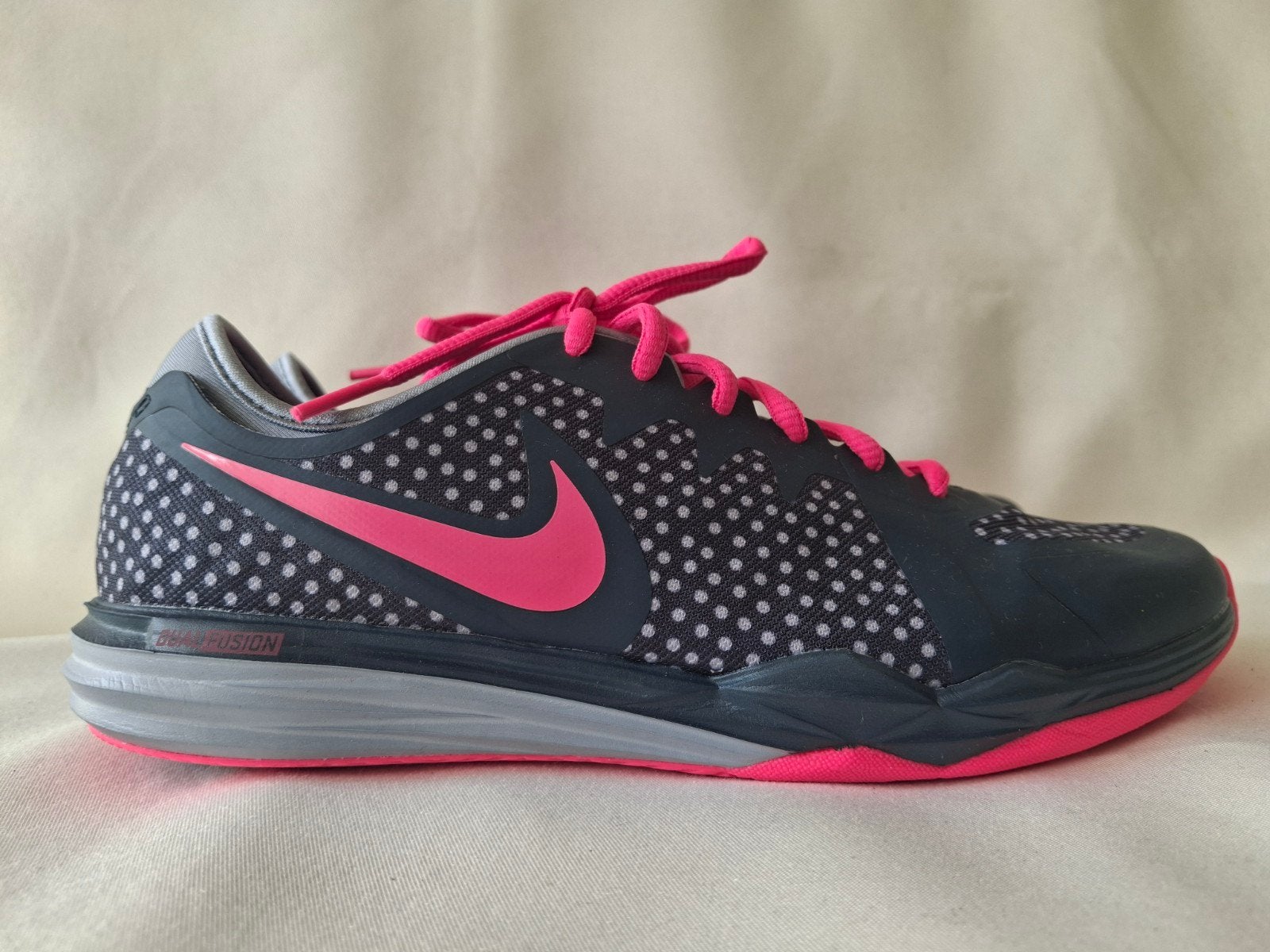 Nieuw Nike Sportschoenen - Grijs/Roze maat 37 ", Sportschoenen, Nike, Ophalen of Verzenden, Zo goed als nieuw