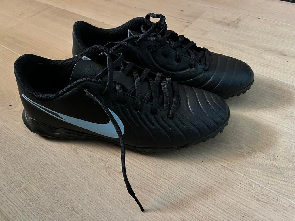 Kunstgrasschoenen Nike 41, Sport en Fitness, Maat XS of kleiner, Schoenen, Nieuw, Ophalen of Verzenden
