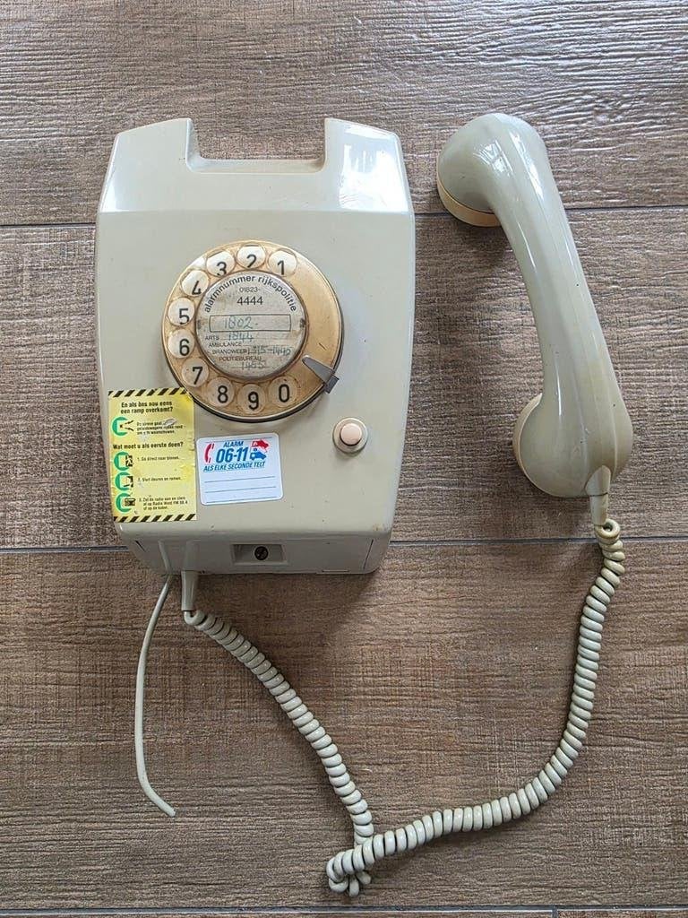 Vintage retro PTT hangende draaischijf telefoon W65 uit 1971, Ophalen of Verzenden