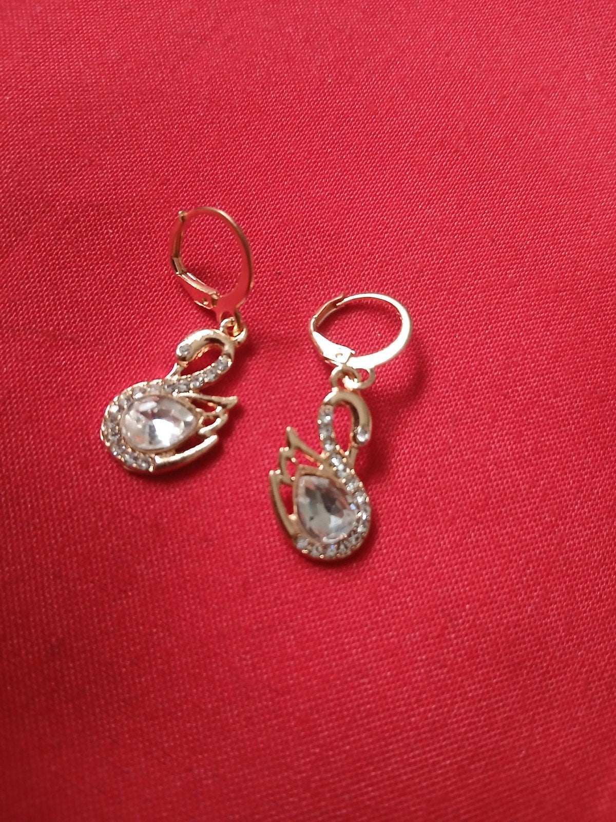 Elegante Zwaan Oorbellen met Strass - Goudkleurig, Overige materialen, Hangers, Verzenden, Nieuw