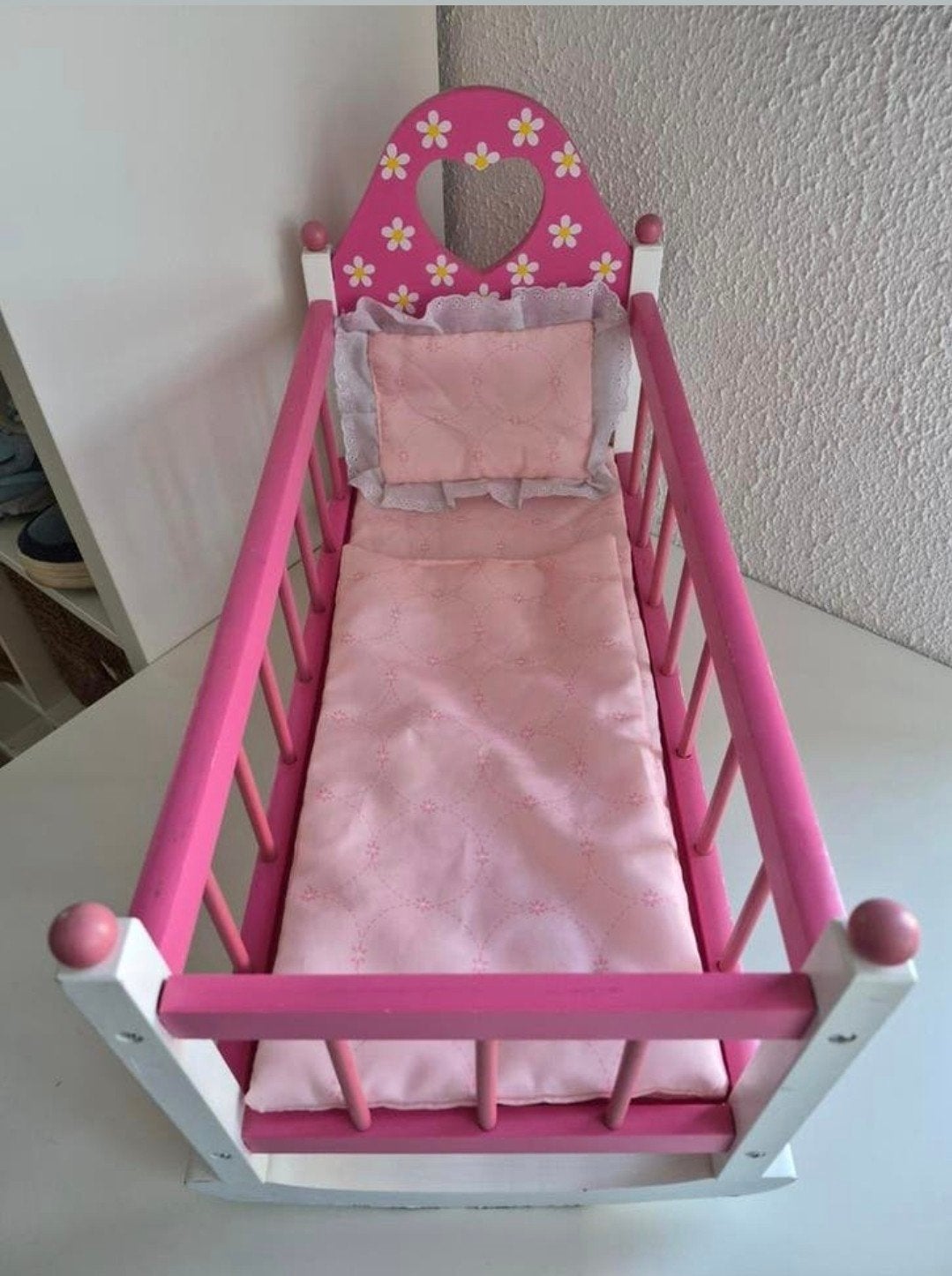 Baby Born poppen Bedje van Hout.
Incl beddengoed., Ophalen of Verzenden, Zo goed als nieuw, Babypop