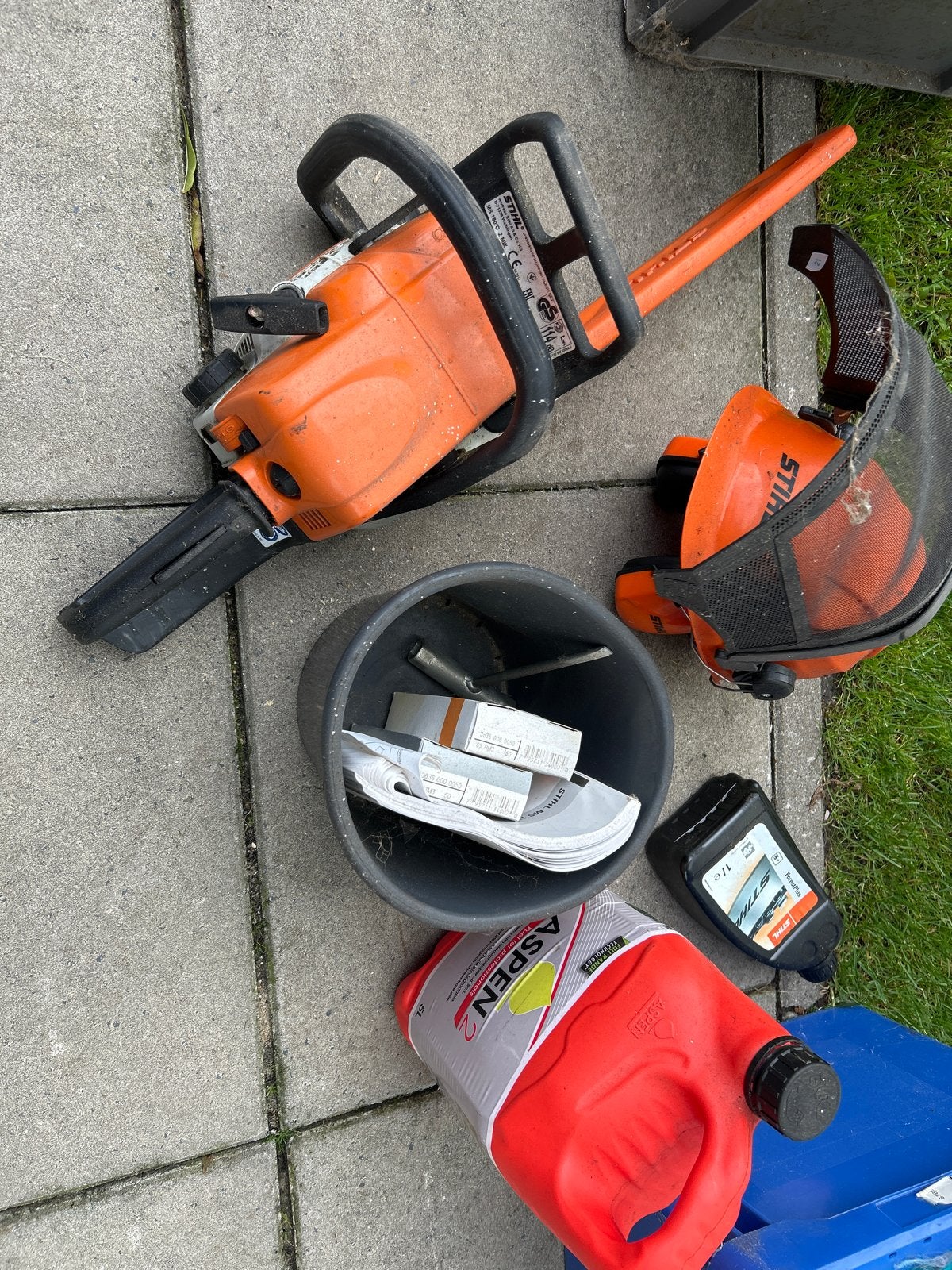 Stihl MS 180 Kettingzaag met extra kettingen en toebehoren