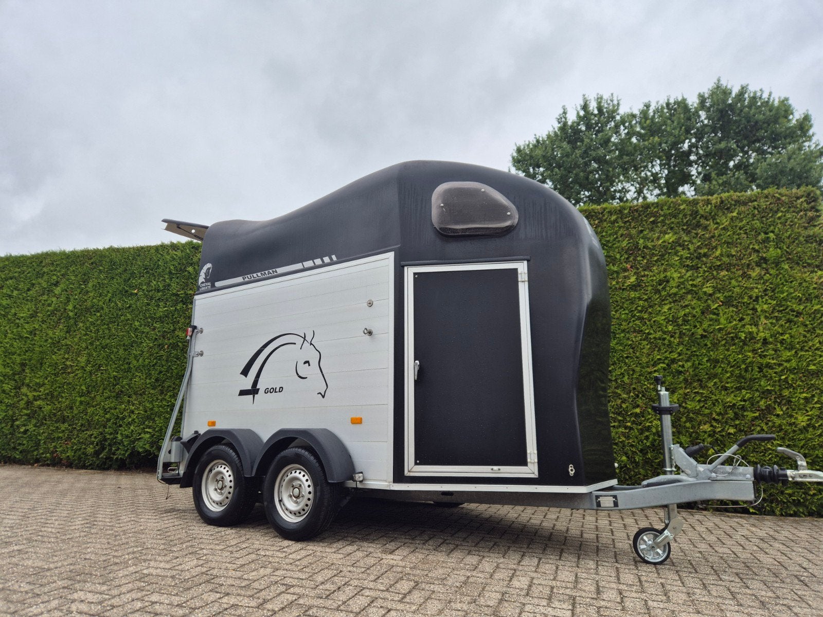 super nette cheval liberte gold 2 paards paardentrailer, Dieren en Toebehoren, Paarden en Pony's | Trailers en Aanhangwagens, Ophalen