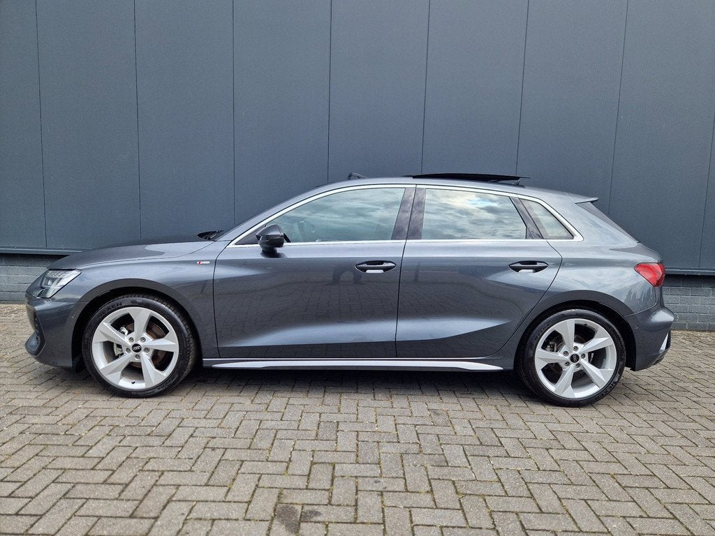 Audi A3 Sportback 35 TFSI 2xS-Line/Pano/360cam/ACC/Matrix/So, 12 maanden, 4 cilinders, Leder en Stof, Bedrijf