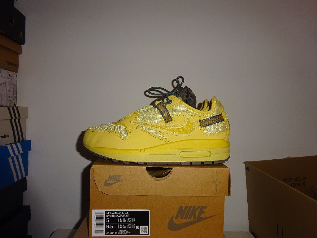 Nike Air Max 1 Travis Scott Cactus Jack Saturn Maat 37.5, Geel, Nike, Nieuw, Ophalen of Verzenden