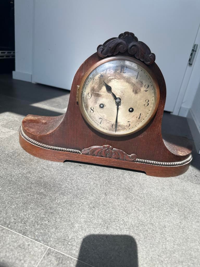Junghans "Napoleonshoed" klok uit 1942 met originele sleutel, Ophalen