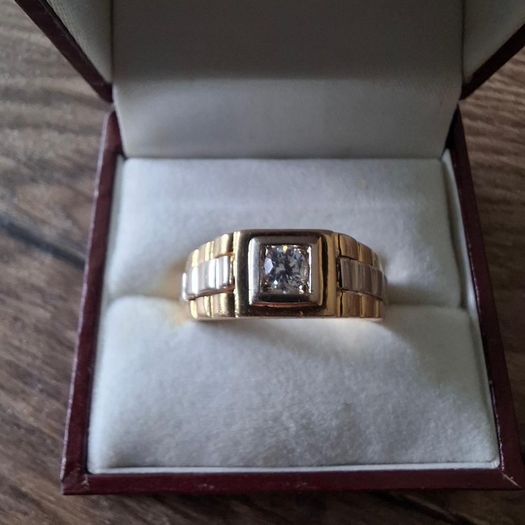 18 karaat geel/wit gouden ring., 19 tot 20, Heer, Ophalen of Verzenden, Zo goed als nieuw