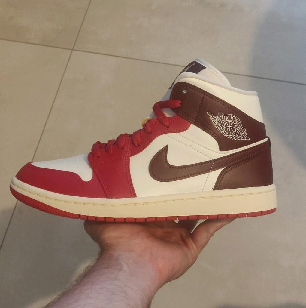 Nieuwe Nike Air Jordan 1 Mid Dames - Maat 39, Kleding | Dames, Schoenen, Nike, Nieuw, Ophalen of Verzenden, Sneakers of Gympen