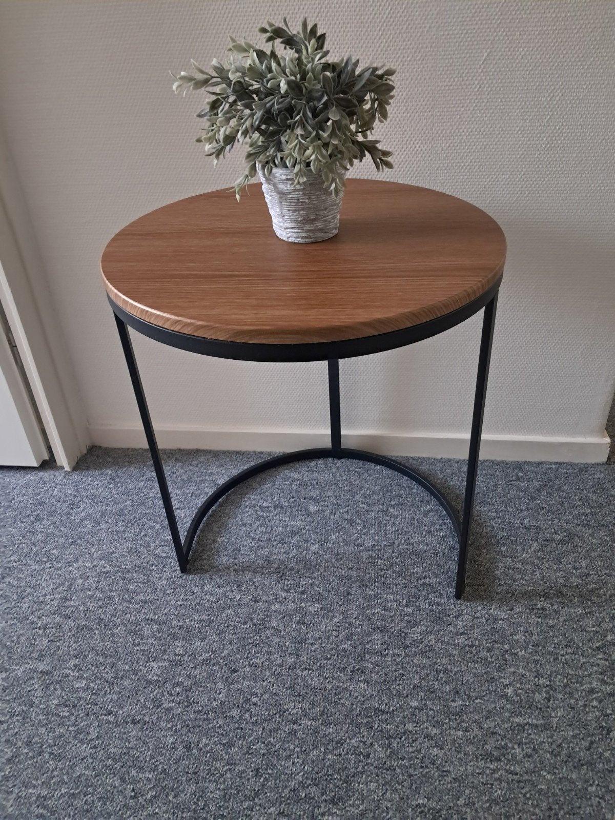 Bijzettafel rond 57 hoog 50 doorsnede, Minder dan 55 cm, Metaal of Aluminium, Rond, Zo goed als nieuw