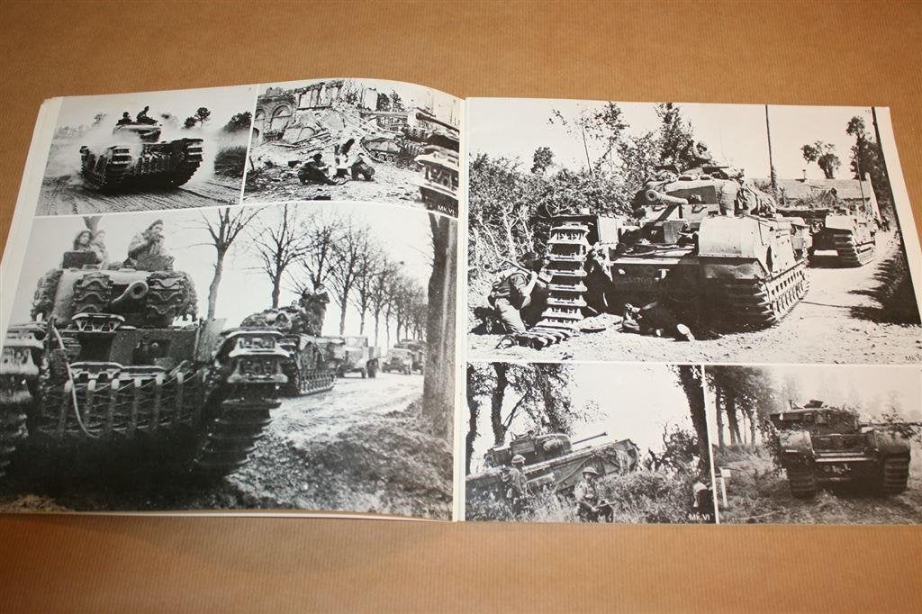 Tamiya Photographic Album of British Churchill Tank, Boeken, Ophalen of Verzenden, Tweede Wereldoorlog, Gelezen, Overige onderwerpen