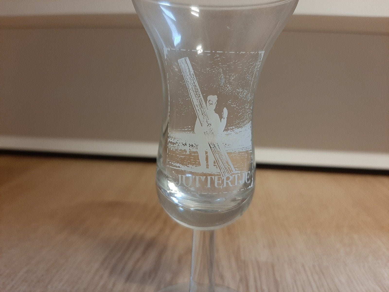 Juttertje glas glaasje, Ophalen of Verzenden