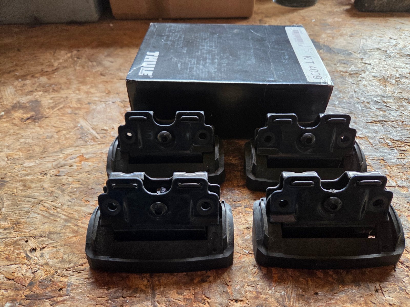 Thule Kit 4009 dakdragerbevestiging, Ophalen of Verzenden, Gebruikt