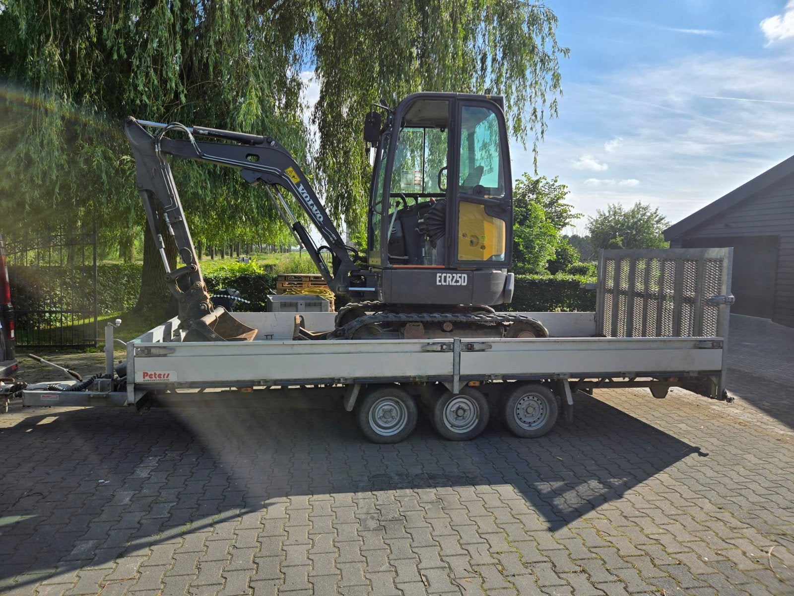 Volvo ECR25D graafmachine met aanhanger, Ophalen, Graafmachine