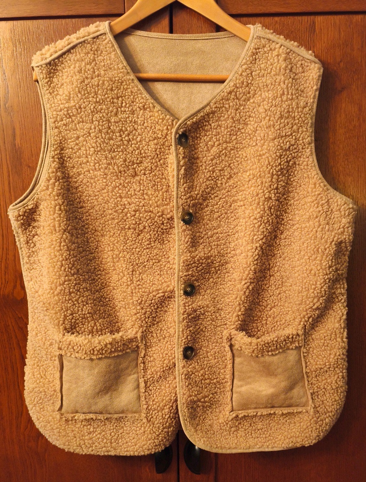 Camel kleurig Teddy vest XXL
Van oksel tot oksel 61 cm
Lengt, Kleding | Dames, Ophalen of Verzenden, Nieuw, Maat 46/48 (XL) of groter