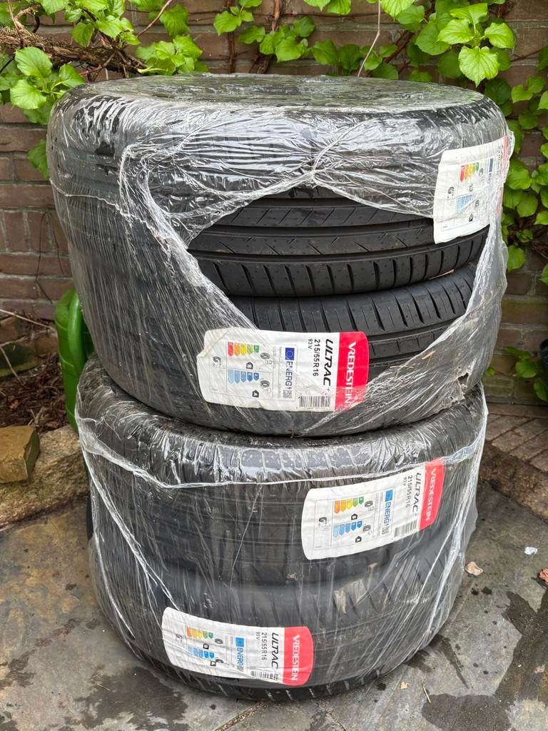 Zomerbanden Vredestein  Ultrac+ 215/55 R16 FORD FOCUS, Ophalen, 215 mm, 16 inch, Nieuw