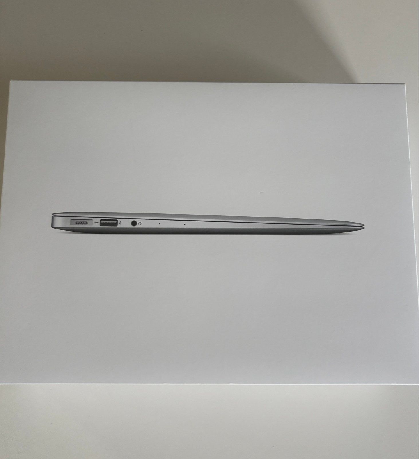MacBook Air 13 inch (Model A1466), Computers en Software, Apple Macbooks, Ophalen, Qwerty, 13 inch, Zo goed als nieuw