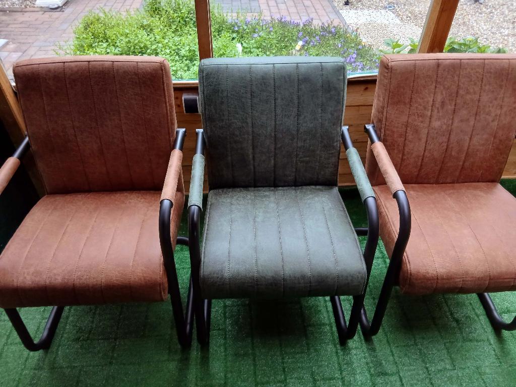 Set van 3 eetkamer stoelen vintage met eettafel, Ophalen, Zo goed als nieuw, Stof, Drie