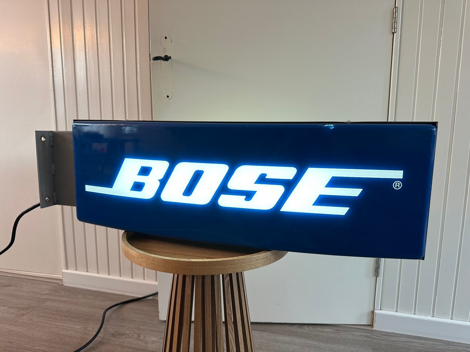 BOSE audio lichtbak / licht reclame / mancave of garage, Ophalen, Gebruikt, Lichtbak of (neon) lamp