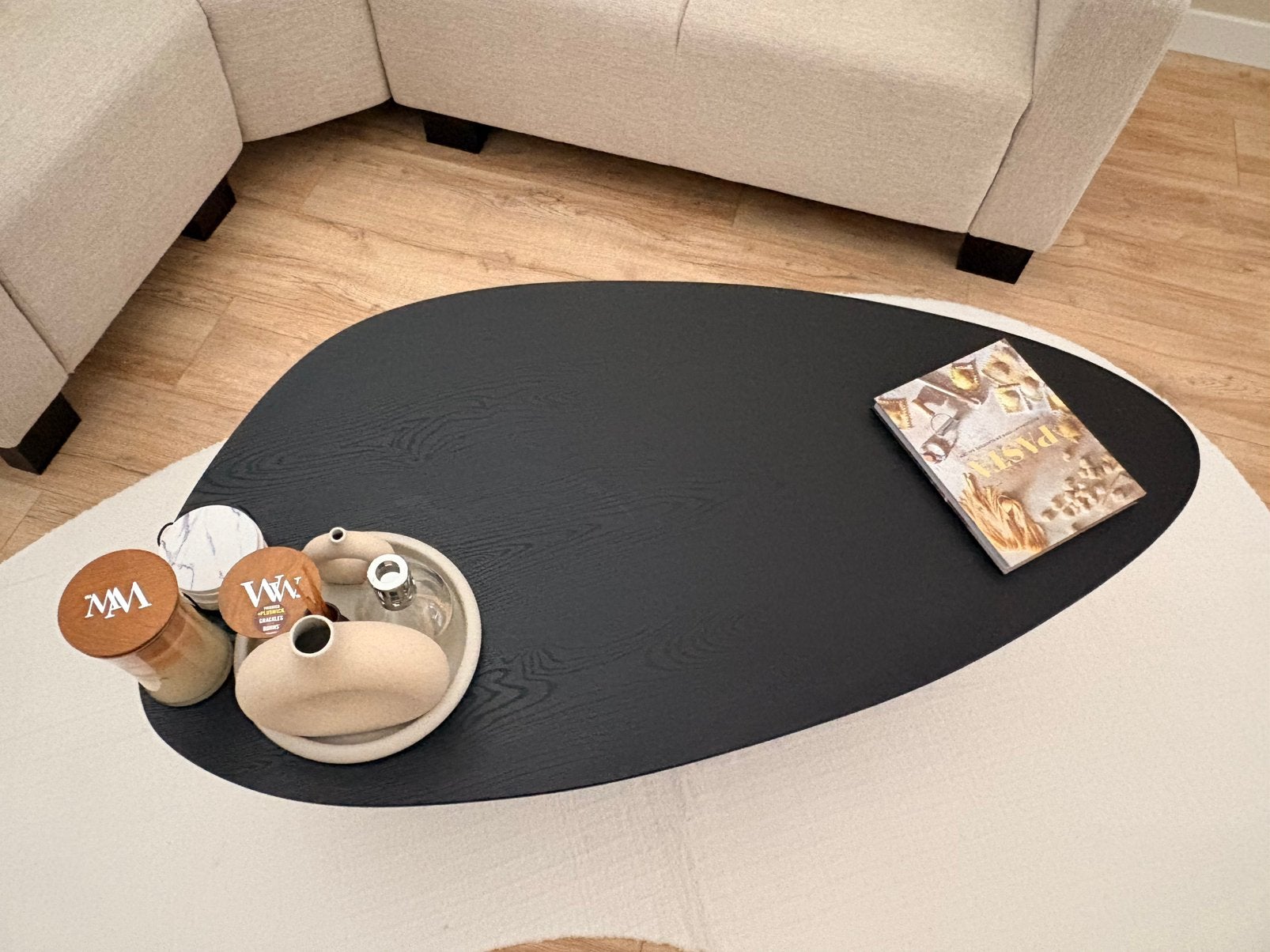 Organisch druppelvormige salontafel zwart, Ophalen, 100 tot 150 cm, 50 tot 100 cm, Zo goed als nieuw
