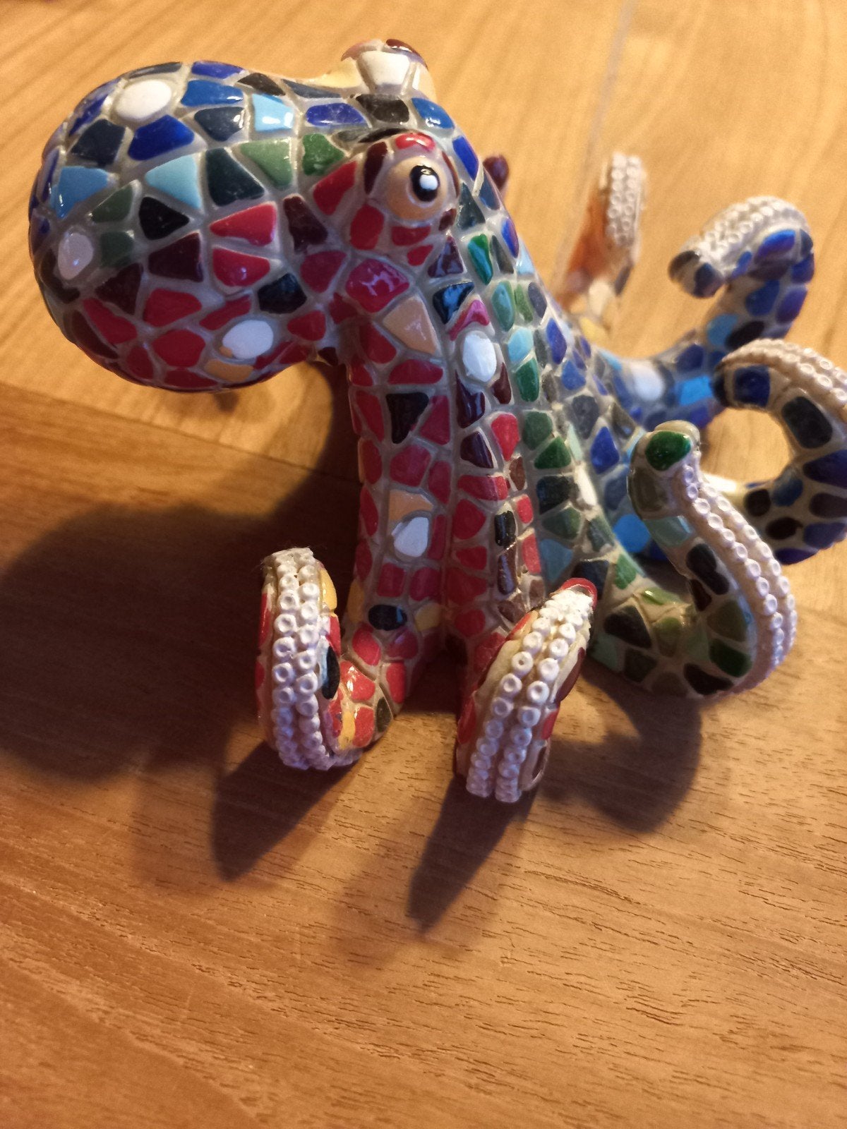 Kleurrijke Mozaïek Stier en Octopus Beelden, Minder dan 20 cm, Ophalen of Verzenden, Steen of Keramiek, Beeld