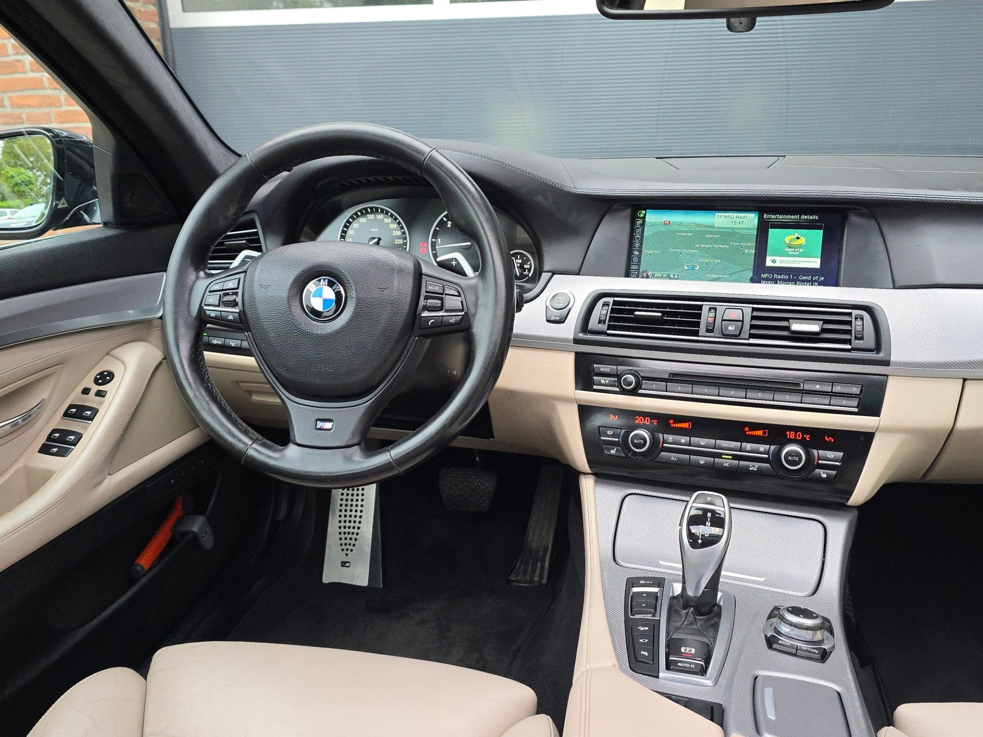 BMW 5-serie Touring 530xd Upgrade Edition M |Pano |Leer |Nap, Automaat, Euro 5, Gebruikt, 2993 cc