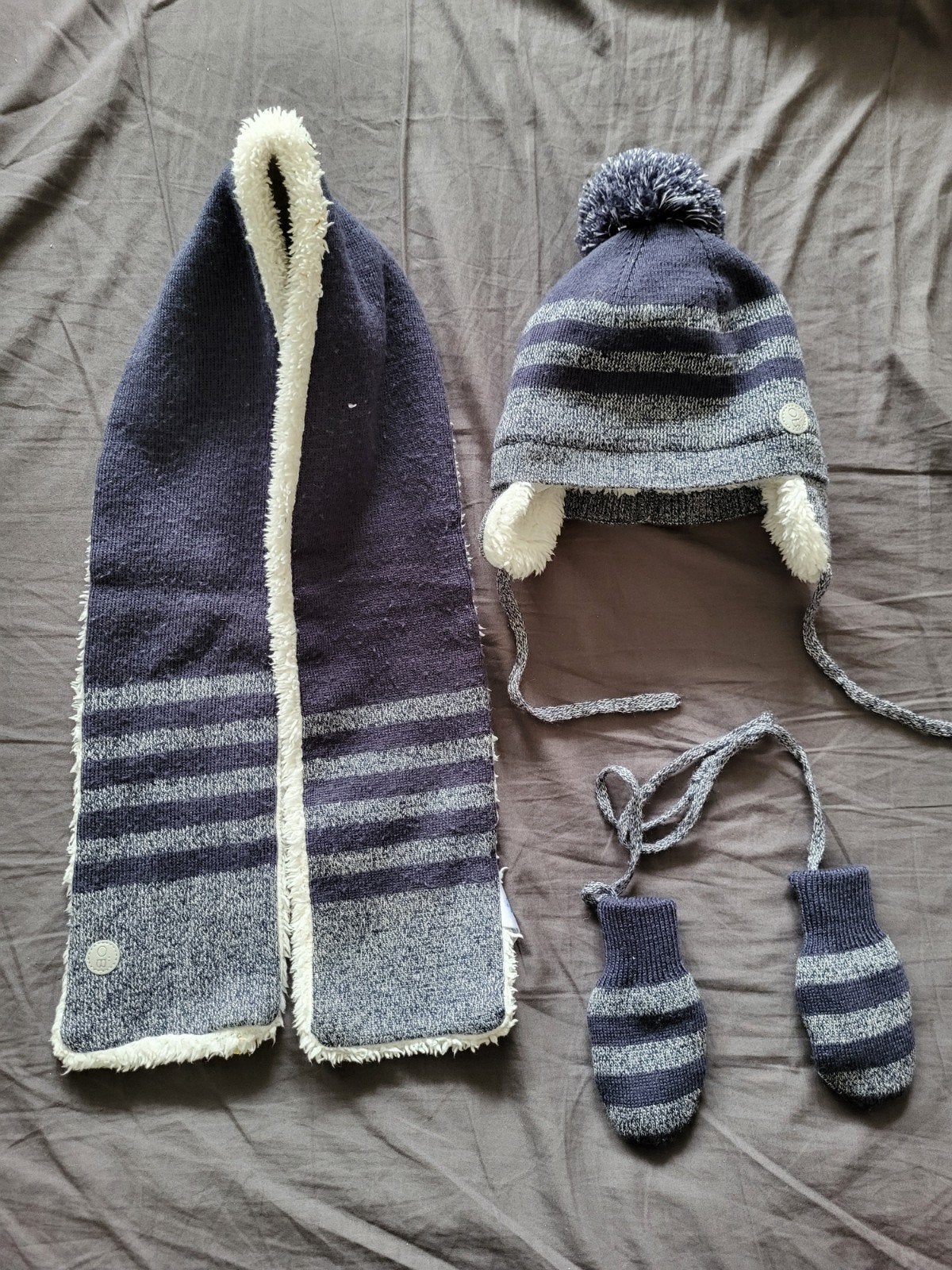 Mutsje , sjaal en handschoenen, Kinderen en Baby's, Babykleding | Mutsen, Sjaals en Wanten, Ophalen of Verzenden, Zo goed als nieuw