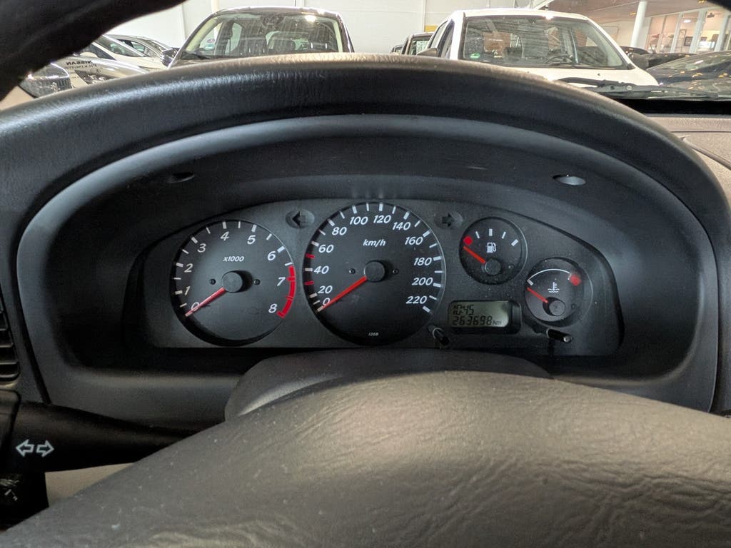 Nissan Almera 1.5 Luxury Airco, Trekhaak, Stuurbekrachtiging, foto 12