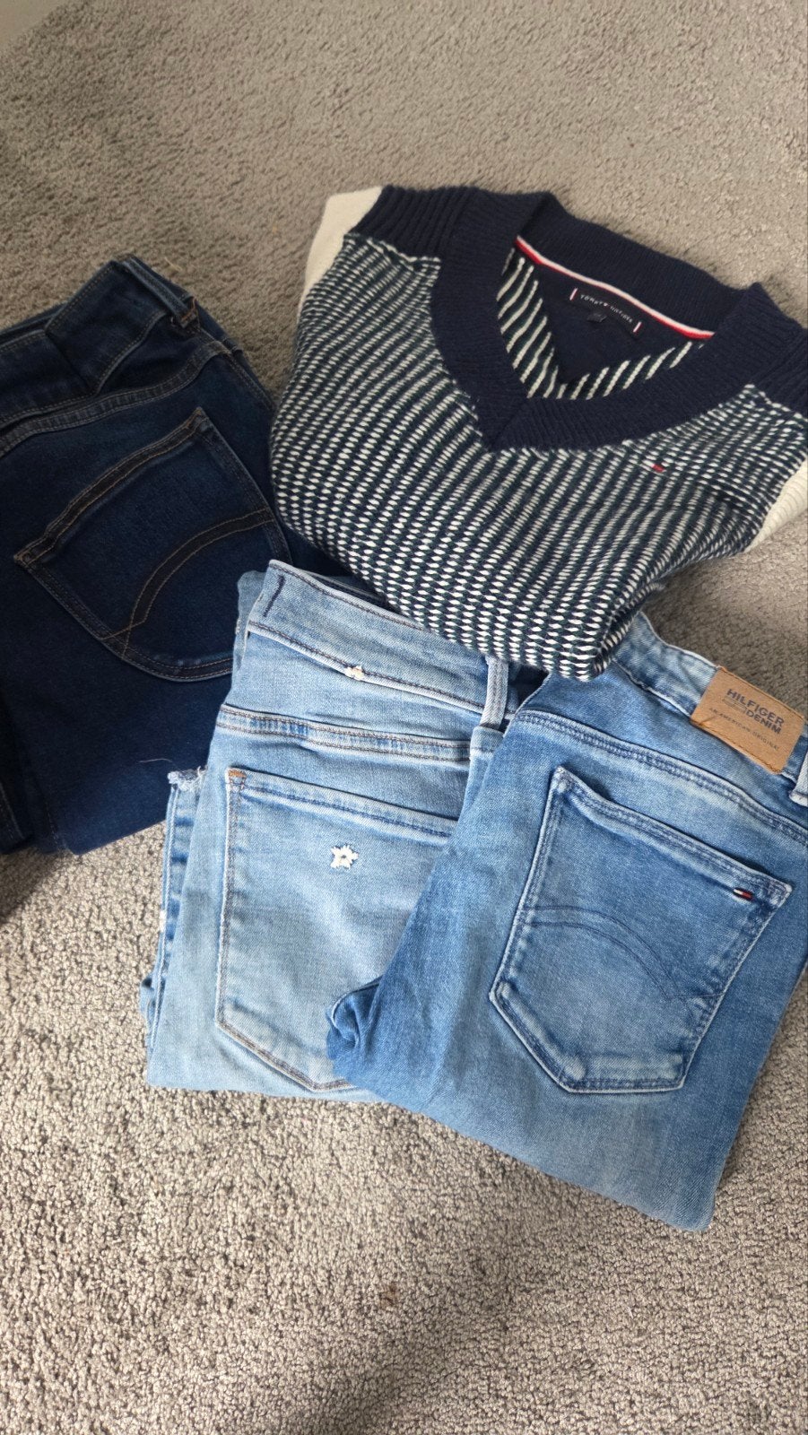 Twee Tommy Hilfiger spijkerbroeken, maat 159/S, Ophalen of Verzenden, Zo goed als nieuw, Blauw, W27 (confectie 34) of kleiner