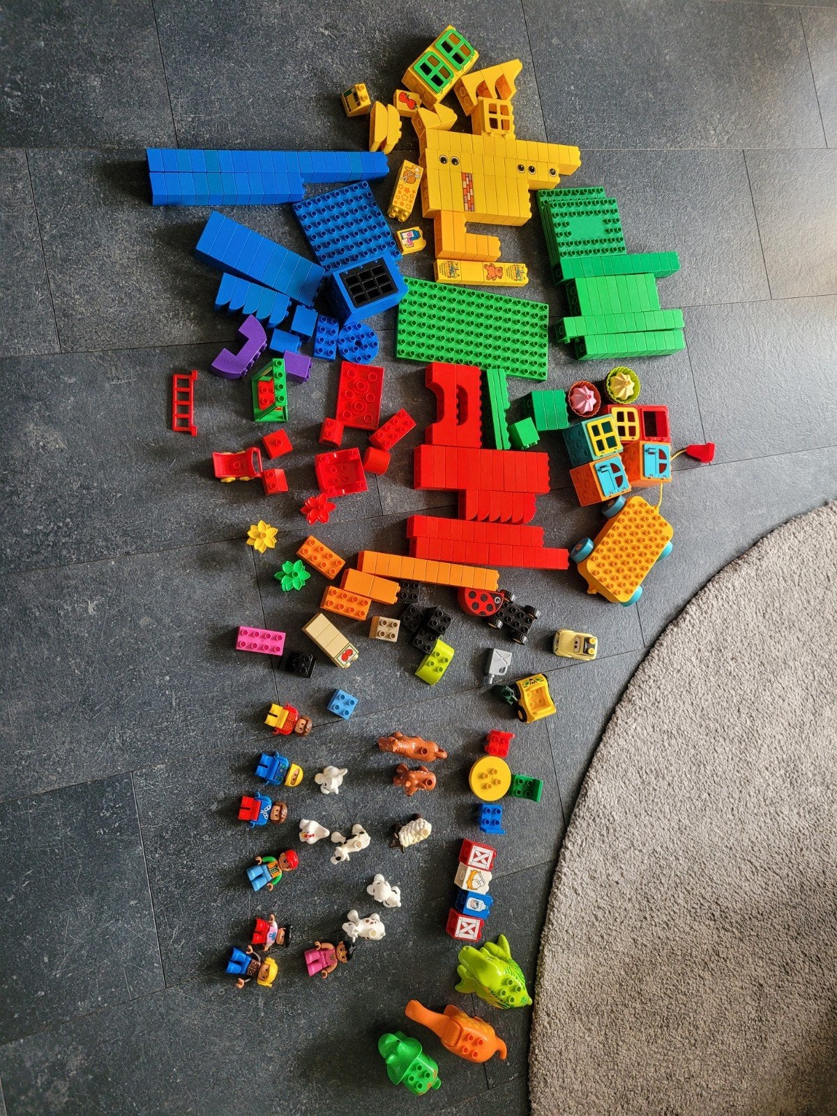 Grote Duplo set met dierentuindieren, Kinderen en Baby's, Speelgoed | Duplo en Lego, Gebruikt, Ophalen of Verzenden, Duplo, Inclusief minifiguren