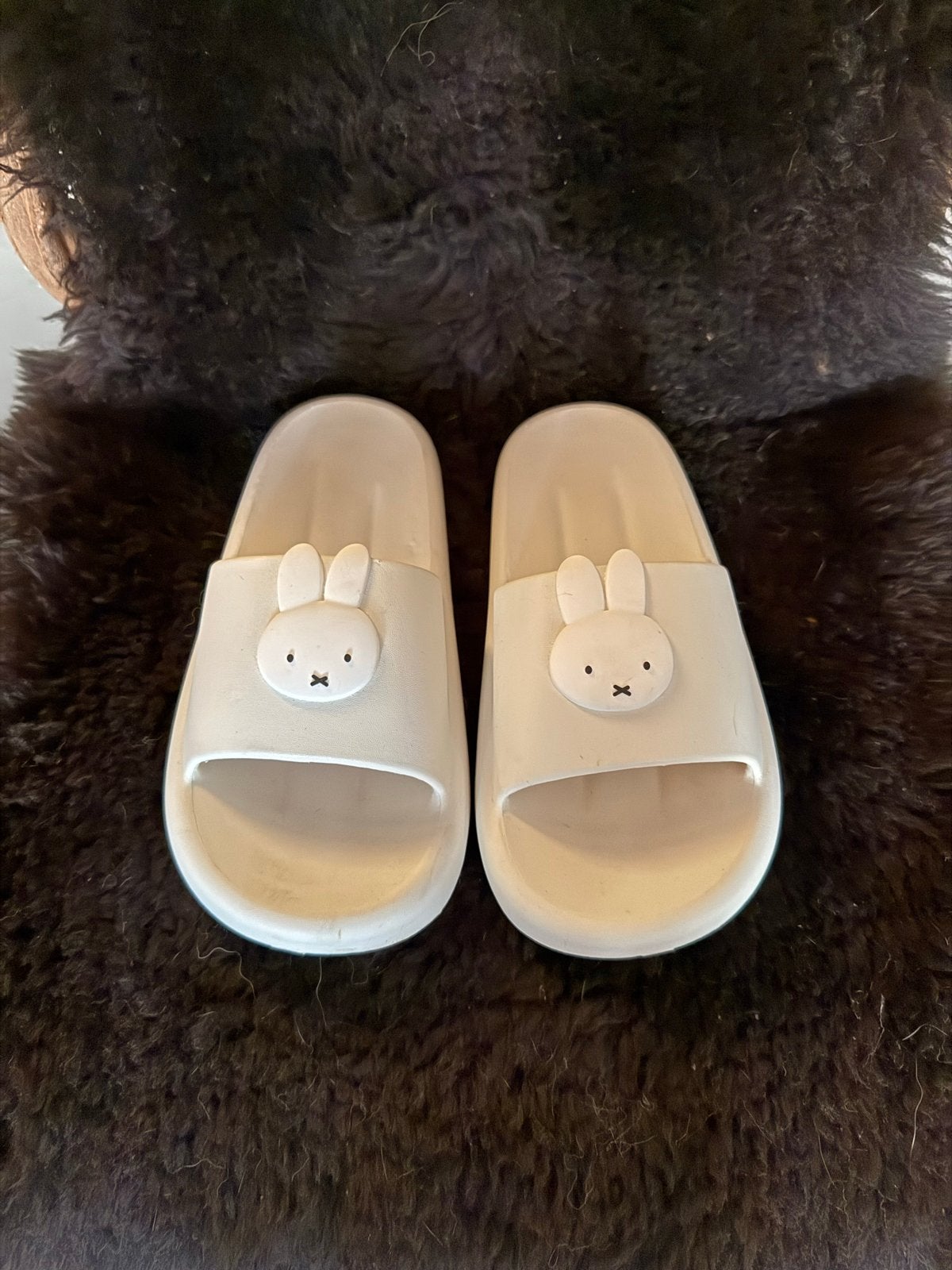 Nijntje Miffy slippers, Ophalen of Verzenden, Zo goed als nieuw, Jongen of Meisje