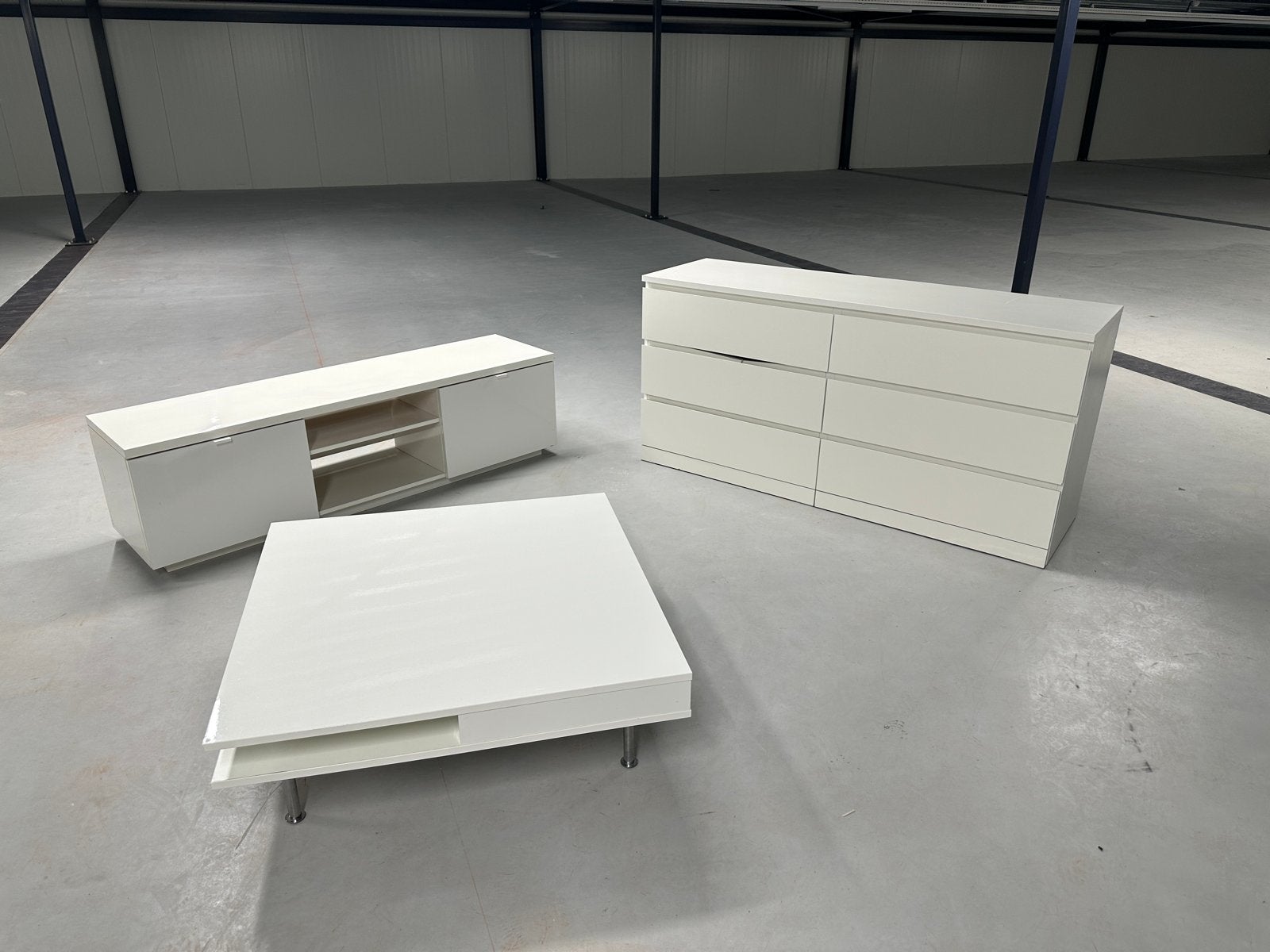 Witte IKEA woonkamerset: salontafel, tv-meubel, dressoir, Huis en Inrichting, Kasten | Dressoirs, Overige materialen, Gebruikt